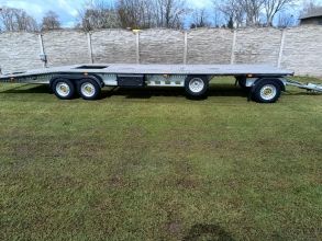 Sprzedam lawetę obrotnicę firmy ,, WEEKEND ' ,