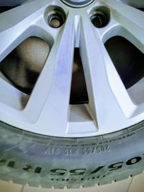 Sprzedam felgi aluminiowe z oponami do golfa 7