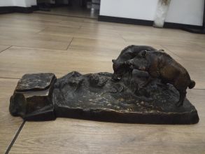 Kałamarz z dzikami, brąz