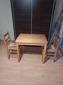 Sprzedam drewniany stolik – 100% lite drewno sosnowe