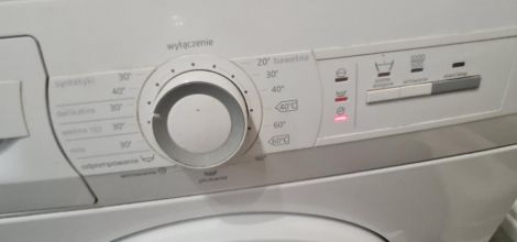 Sprzedam pralkę i szafkę do zabudowy