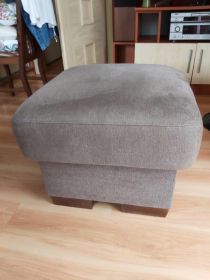 Sprzedam pufę w bardzo dobrym stanie ....