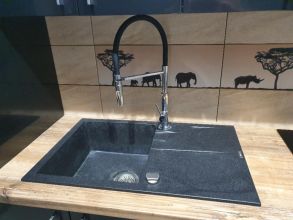 Zlew, bateria kuchenna i łazienkowa