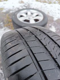 Felgi aluminiowe z oponami