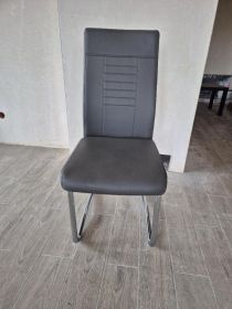 Sprzedam 4 krzesła