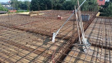 Szalowanie, zbrojenie, zalewanie stropów