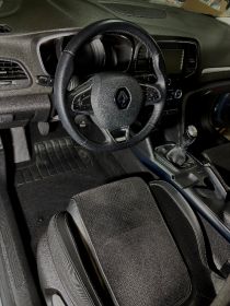 Profesjonalne czyszczenie wnętrz samochodów