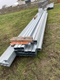 Słupy ocynkowane na wiaty