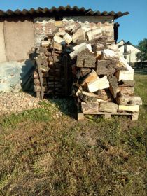 Sprzedam około 4m3 drewna opałowego liściastego