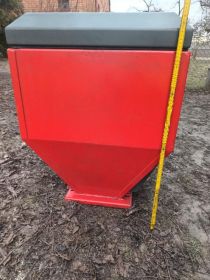 Podajnik pieca na ekogroszek