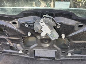 Tylna klapa Renault Clio III