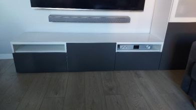 Szafka rtv, witryna besta ikea