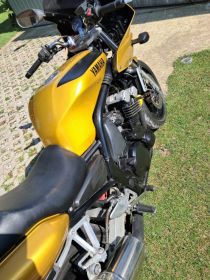 Yamaha FZS600
