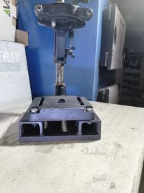 Uchwyt na wiertarkę stołową