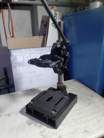 Uchwyt na wiertarkę stołową