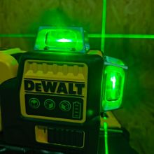 Laser DEWALT 360° trzy wiązkowy Zielony 30M