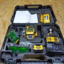 Laser DEWALT 360° trzy wiązkowy Zielony 30M