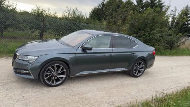 Sprzedam Skodę Superb L&K 2.0TDI