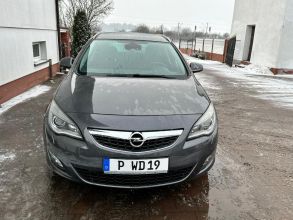 Opel Astra 2011 rok 1.7 CDTI 110 KM + bogate wyposażenie