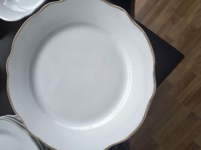 Talerze obiadowe deserowe filiżanki