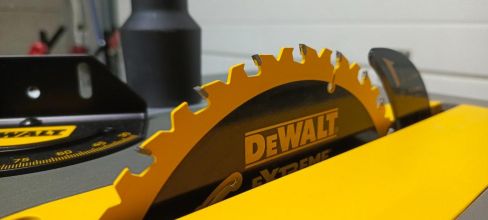 Piła stołowa dewalt