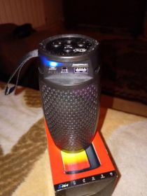 Głośnik 5W bluetooth z podświetleniem RGB