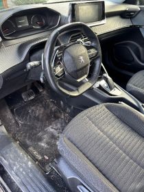 Profesjonalne czyszczenie wnętrz samochodów