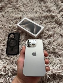 iPhone 15 Pro 128GB •Natural...