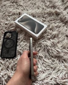 iPhone 15 Pro 128GB •Natural...