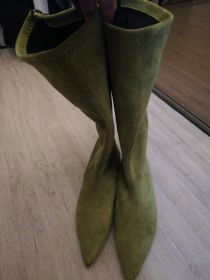 Sprzedam śliczne zielone kozaczki jesienno - wiosenne