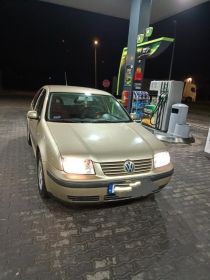 Sprzedam/zamienię Volkswagena Bora 1,6 mpi gaz 2001 rok