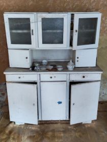 Stare szafy, meble kuchenne