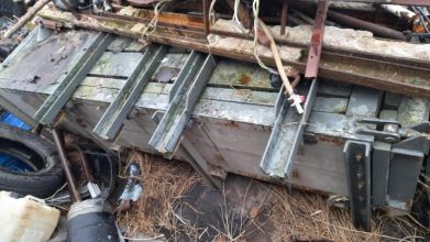 Prasa śrubowa do makulatury stary typ z czasów PRL-u