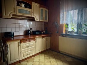 Klimatyczny dom z potencjałem – 144 m² + budynek...