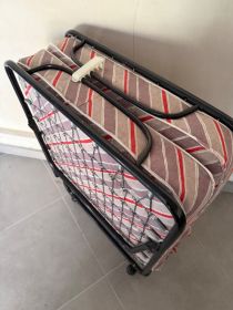 Łóżko polowe turystyczne składane z materacem