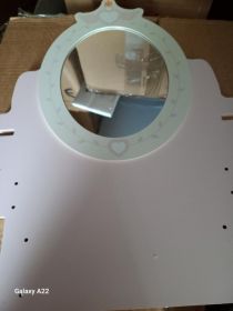 Toaletka z lustrem i stołkiem