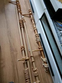 Sprzedam biurko i karnisze