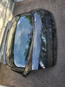 Tylna klapa Renault Clio III