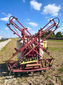 Opryskiwacz zawieszany 1000l Hardi