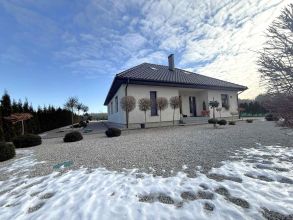 Gotowy do zamieszkania dom na sprzedaż Cisew