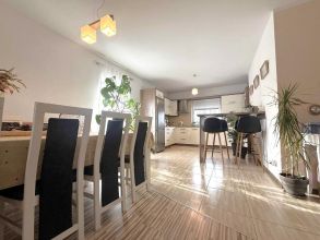 Gotowy do zamieszkania dom na sprzedaż Cisew