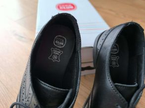 Sprzedam chłopięce buty do komuni