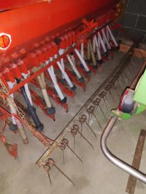 Sprzedam siewnik poznaniak na docisku z1988r