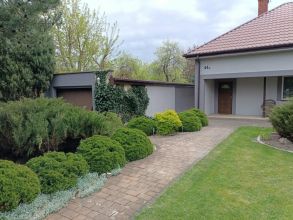 Sprzedam dwa domy w cenie jednego