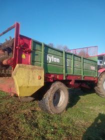 Sprzedam rozrzutnik obornika tytan 7