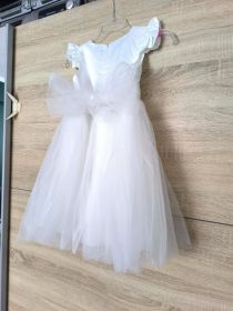 Sprzedam sukienkę dziewczęcą