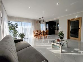 Komfortowy rodzinny dom na wsi