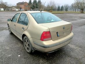 Sprzedam/zamienię Volkswagena Bora 1,6 mpi gaz 2001 rok