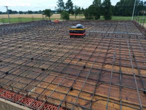 Szalowanie, zbrojenie, zalewanie stropów