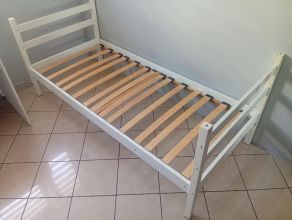 Łóżka młodzieżowe 2szt. Możliwość łączenia.